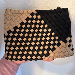 Naghedi pouch